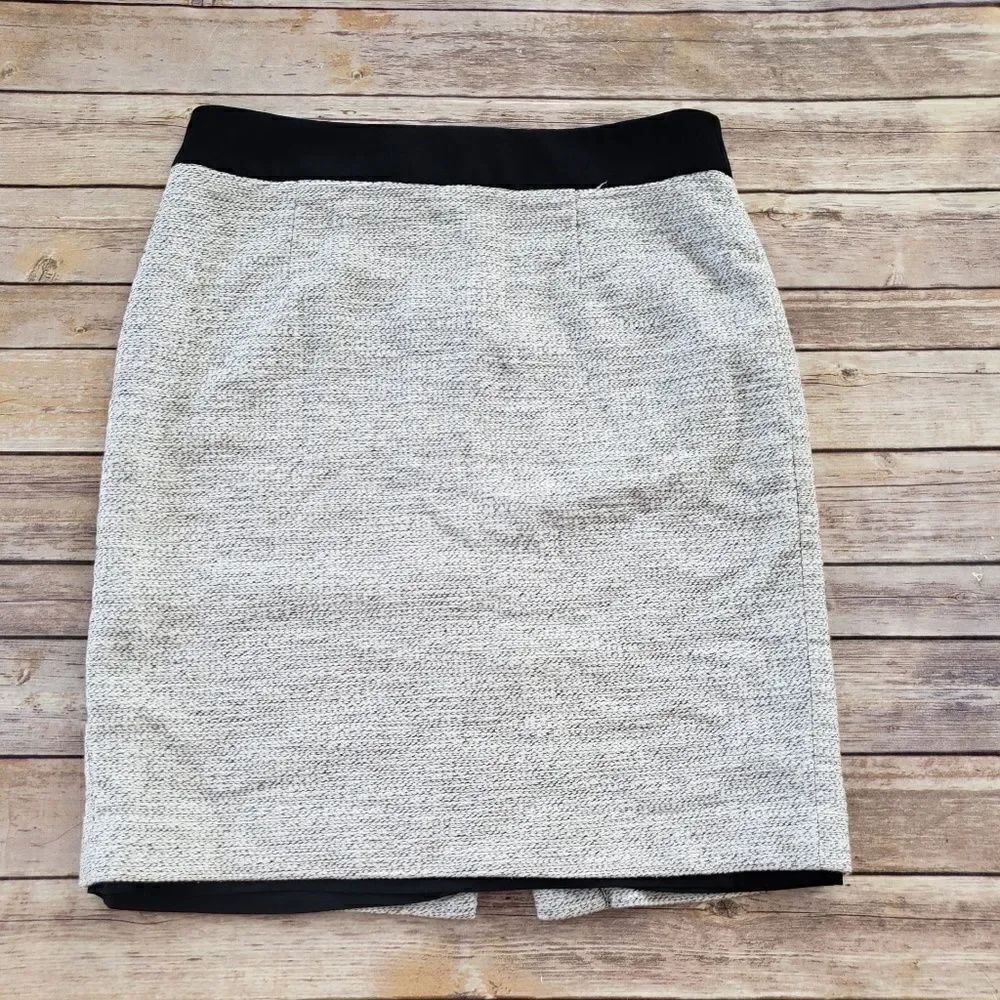 Bananaโrepublicย blackโandโwhiteโtweedโskirt